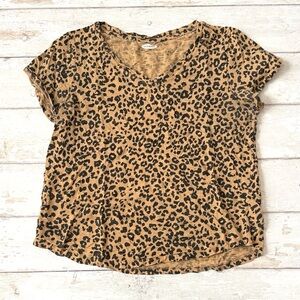 Old Navy M Leopard Print Everywear Short Sleeve Shirt Womens Top Size Medium